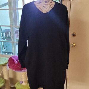 Zenana Outfitters Black V-Neck Long-Sleeve Sweater